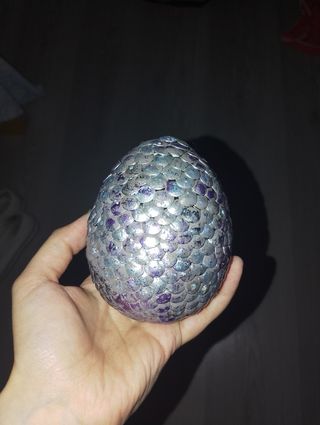 Huevos de dragón hechos a manos