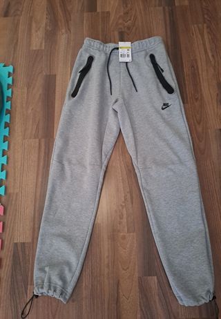 Nike Tech Fleece gris