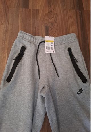 Nike Tech Fleece gris