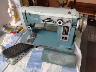 Antigua Maquina de Coser Alfa