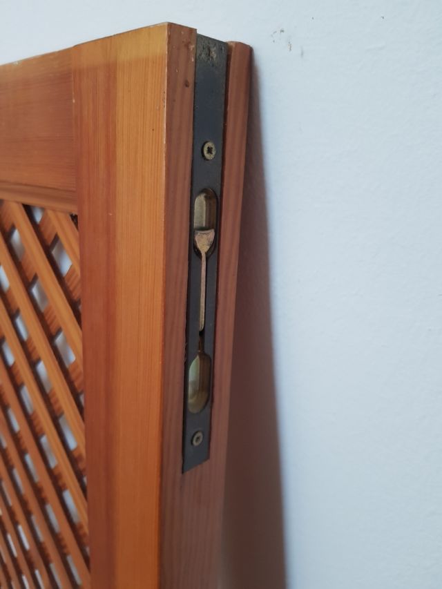 contraventana de madera interior