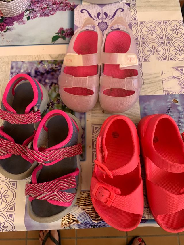 Lote chanclas talla 24