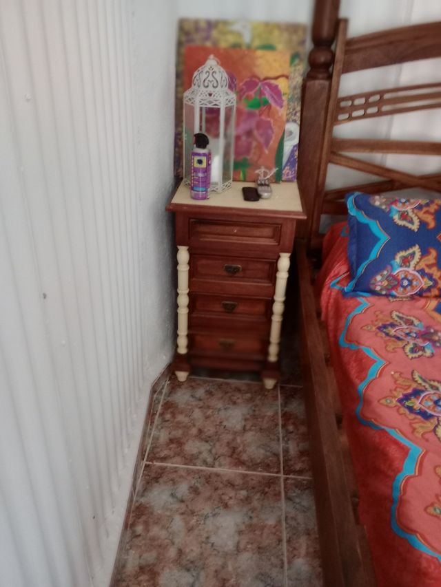 Cama de matrimonio antigua