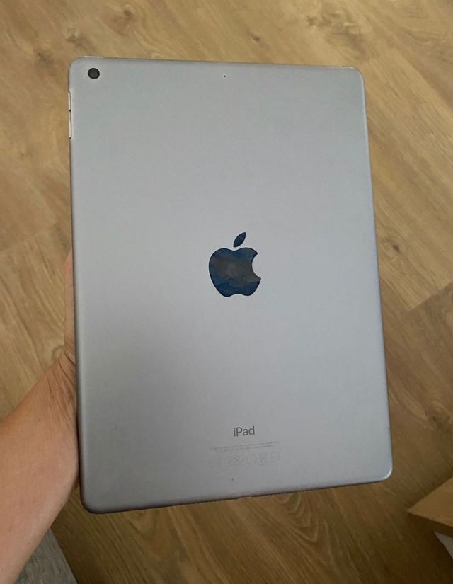 Ipad 5 generación wifi 32 G como nuevo