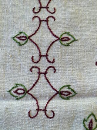 Mantel antiguo de lino bordado.