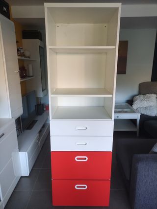 Armario Stuva Ikea blanco y rojo