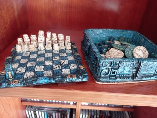 Ajedrez azteza y tres en raya