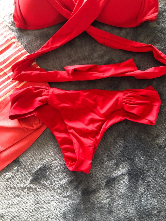 Lote de bolsa y bikini