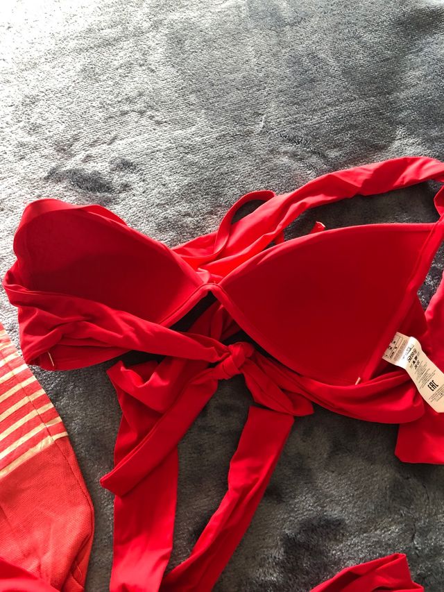 Lote de bolsa y bikini