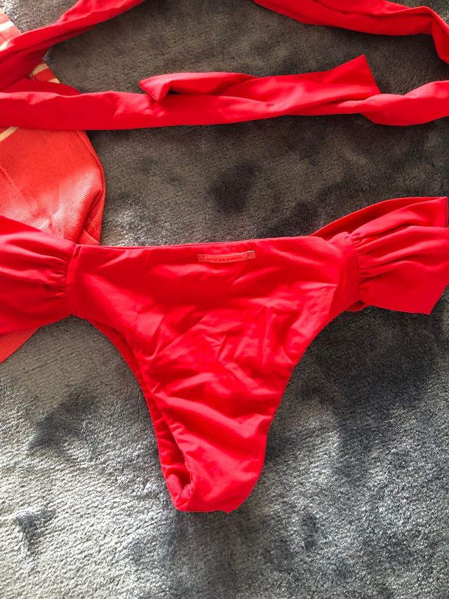 Lote de bolsa y bikini
