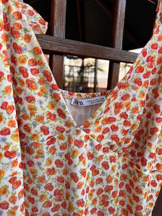 Vestido flores y volantes Verano Zara T/M