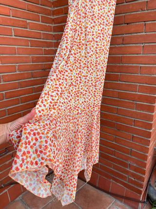 Vestido flores y volantes Verano Zara T/M
