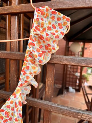 Vestido flores y volantes Verano Zara T/M