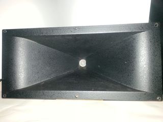 ▪︎ Beyma CP 350 Ti con difusor incorporado 140W