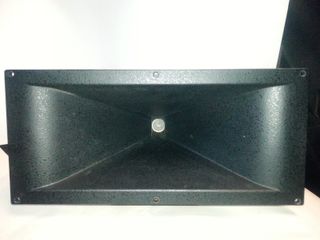 ▪︎ Beyma CP 350 Ti con difusor incorporado 140W