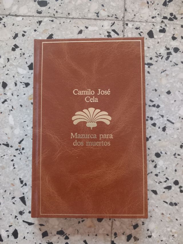 Libro Mazurca para dos muertos