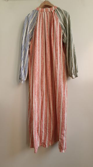 Vestito etnico con righe multicolori