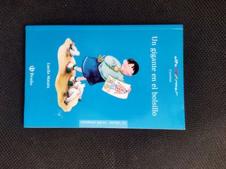 × UN GIGANTE EN EL BOLSILLO Libro Leer