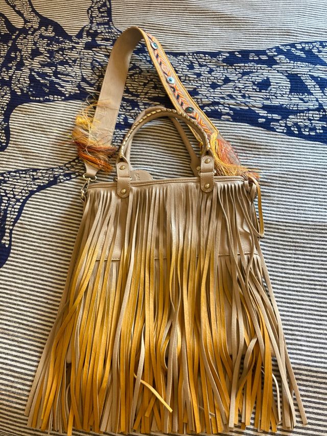 bolso desigual estilo hippie. muy bonito