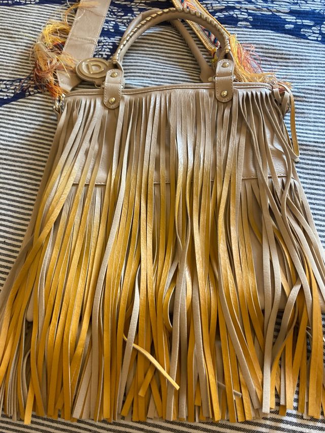 bolso desigual estilo hippie. muy bonito