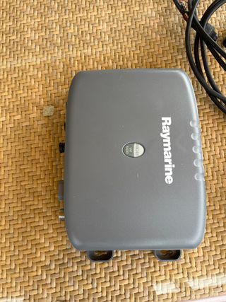 Radio Raymarine RAY240E