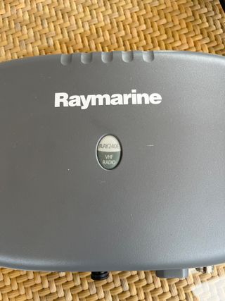 Radio Raymarine RAY240E
