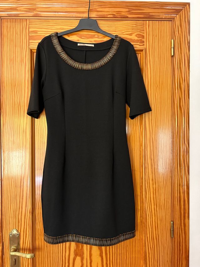 Vestido negro con abalorios