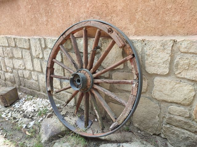 Rueda de carro en Bustarviejo