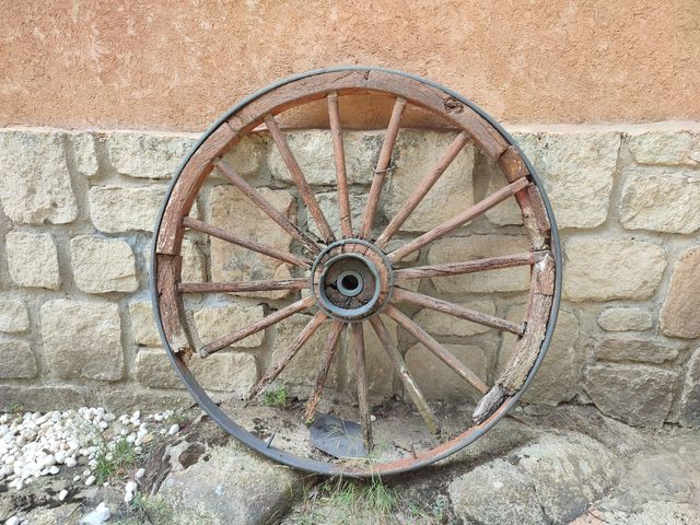 Rueda de carro en Bustarviejo