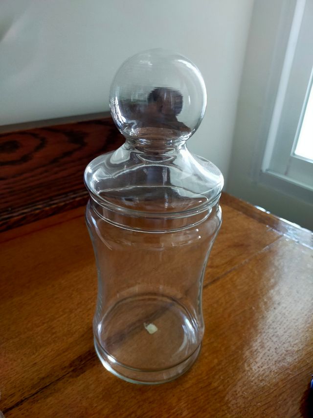 Joyero de cristal con tapadera redonda