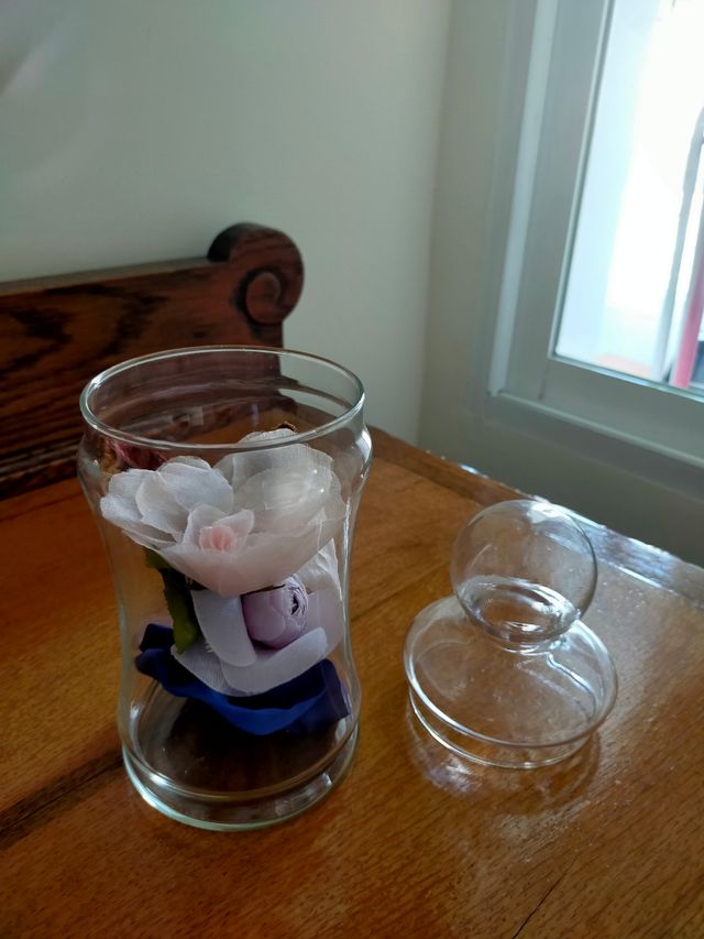 Joyero de cristal con tapadera redonda