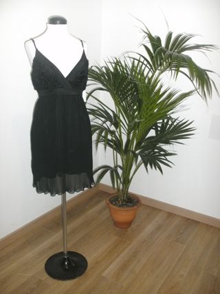 vestido plisado negro 