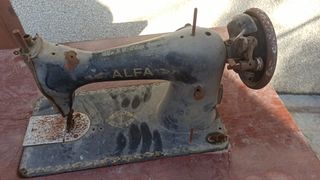 Maquina de coser antigua