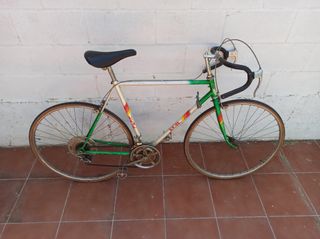 Bicicleta carretera antigua.
