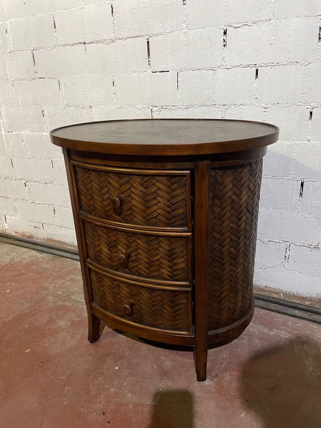 mesita auxiliar porte incluido