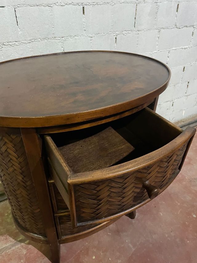 mesita auxiliar porte incluido