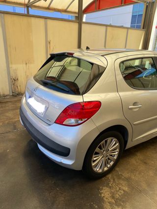 Peugeot 207 2011