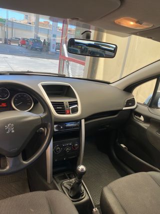 Peugeot 207 2011