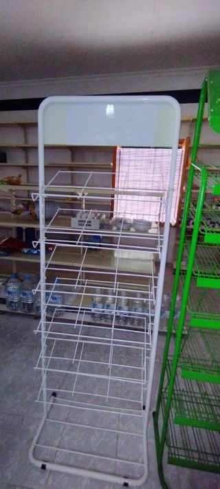 Estantería de metal