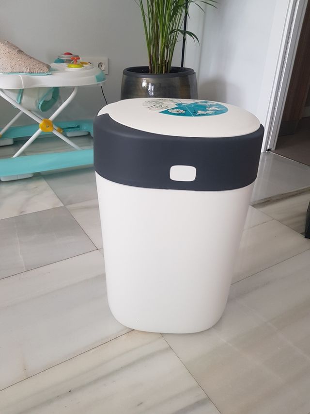 TOMMEE contenedor de pañales