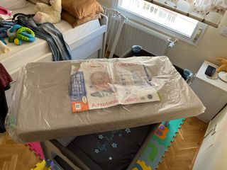 Cuna de viaje con cambiador incluido