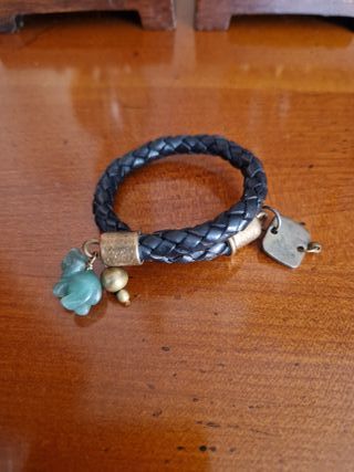 Pulsera de cuero con jade