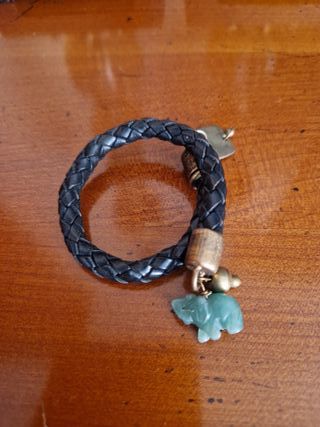 Pulsera de cuero con jade