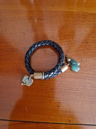 Pulsera de cuero con jade