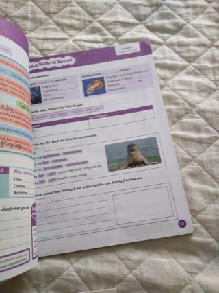 Cuadernillo activity book Allí abour us