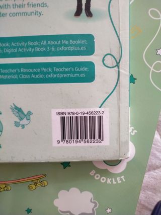 Cuadernillo activity book Allí abour us