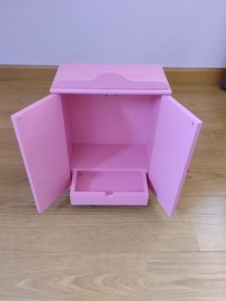 ARMARIO DE JUGUETE PARA ROPA DE BEBÉS