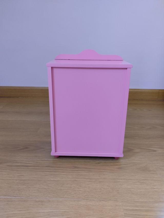 ARMARIO DE JUGUETE PARA ROPA DE BEBÉS