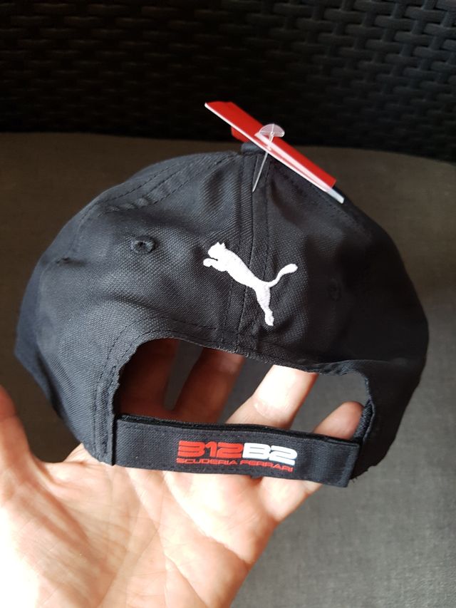 Gorra Ferrari negra