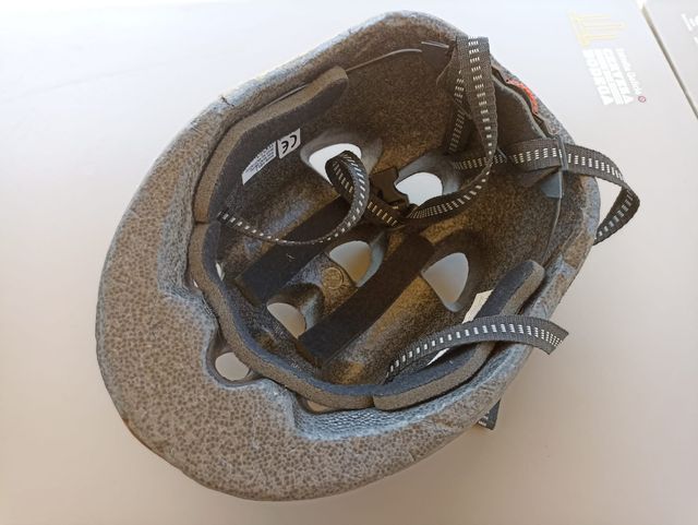 Casco de bici o patinete Rayo maqueen 